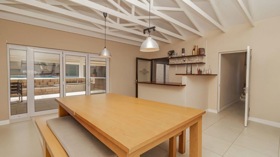 4 Bedroom Property for Sale in Flamingo Vlei Western Cape